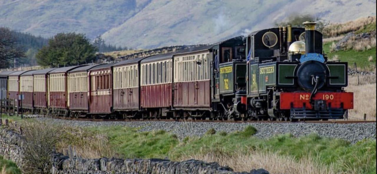 Zip Cottage Sleeps 2-3 Climb Snowdon Zip World Tanygrisiau Bagian luar foto