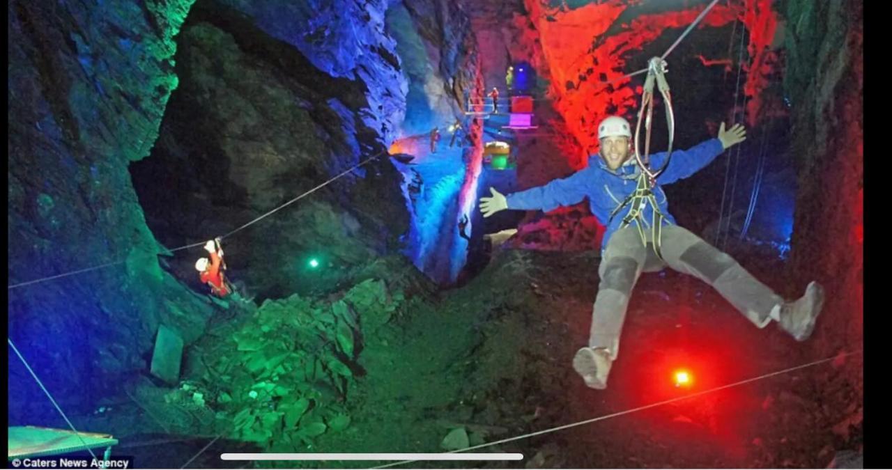Zip Cottage Sleeps 2-3 Climb Snowdon Zip World Tanygrisiau Bagian luar foto